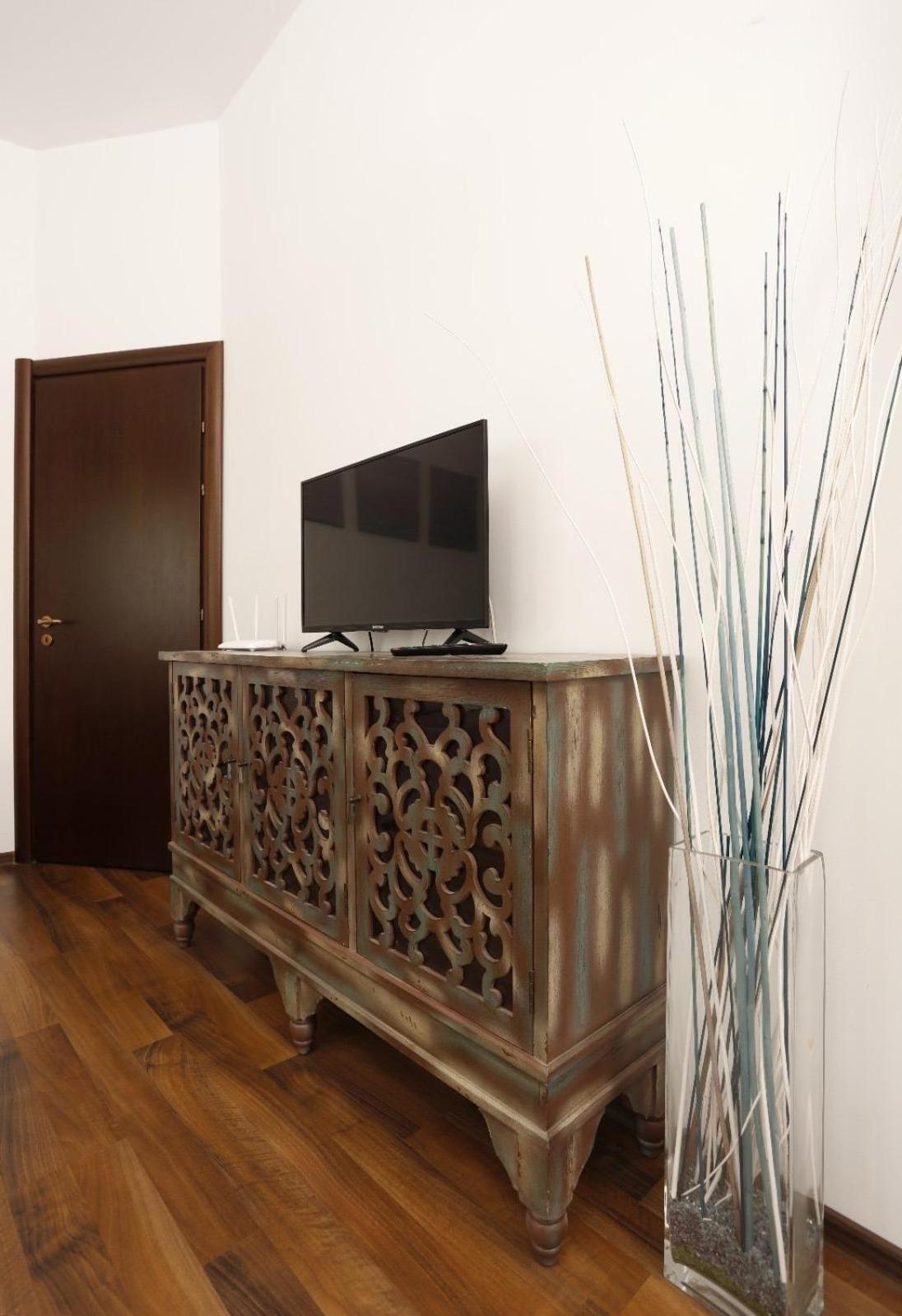 Vibrant Victoriei Apartment Boekarest Buitenkant foto
